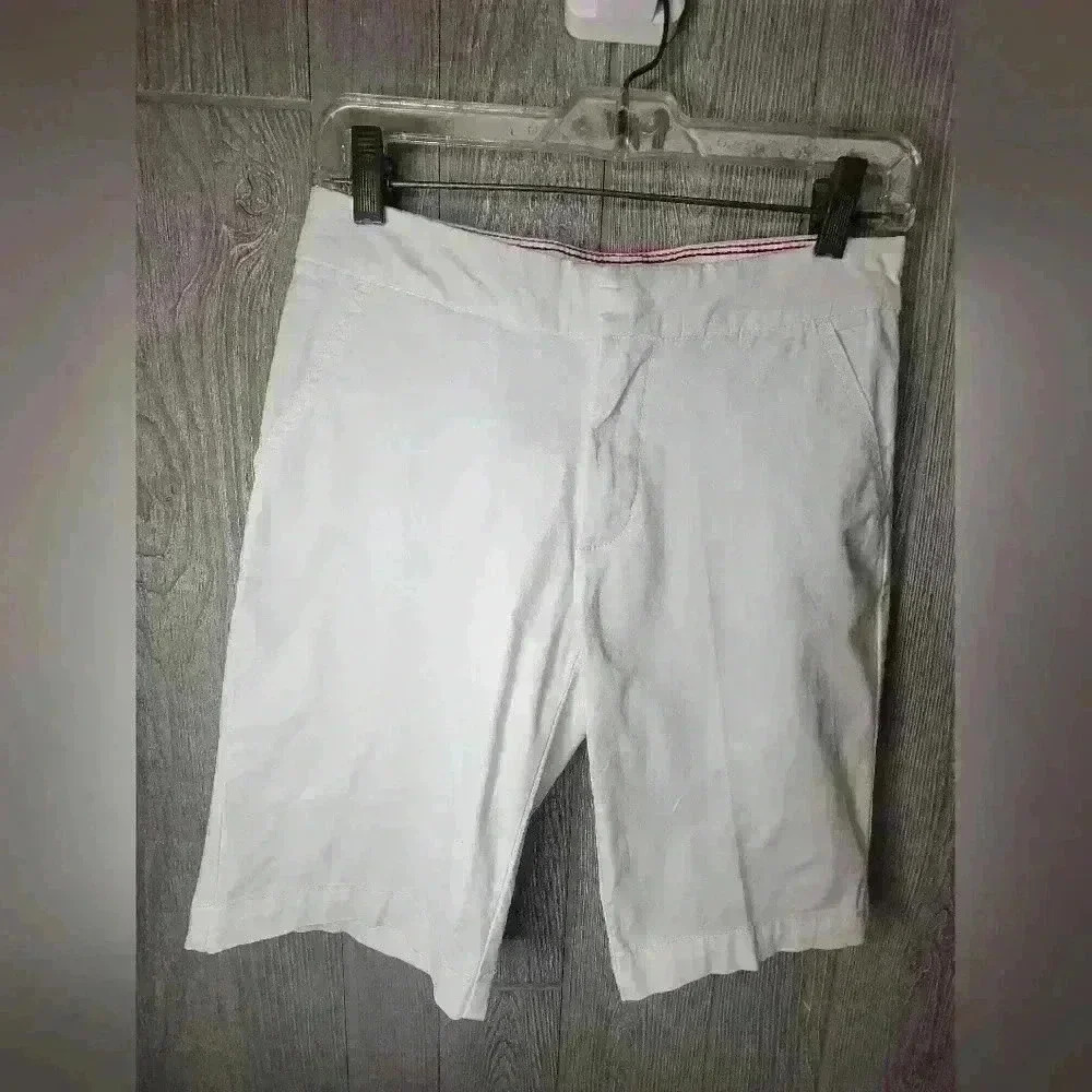 Tommy Hilfiger white Bermuda shorts in size 0.